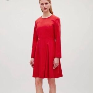 𝅺cos pleated midi dress with long sleeves Size 6
